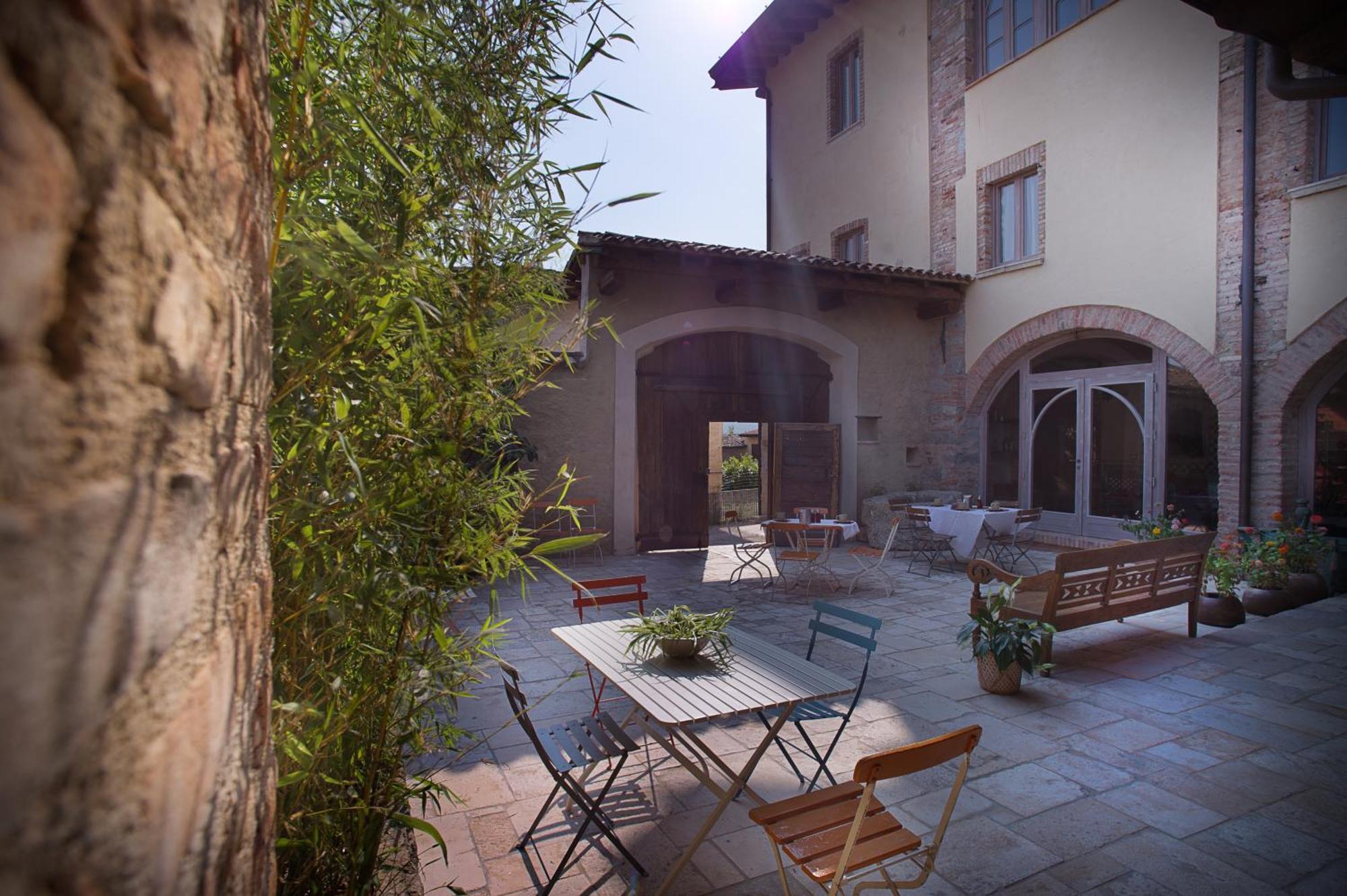Boutique Hotel Villa Dei Campi Gavardo Eksteriør billede